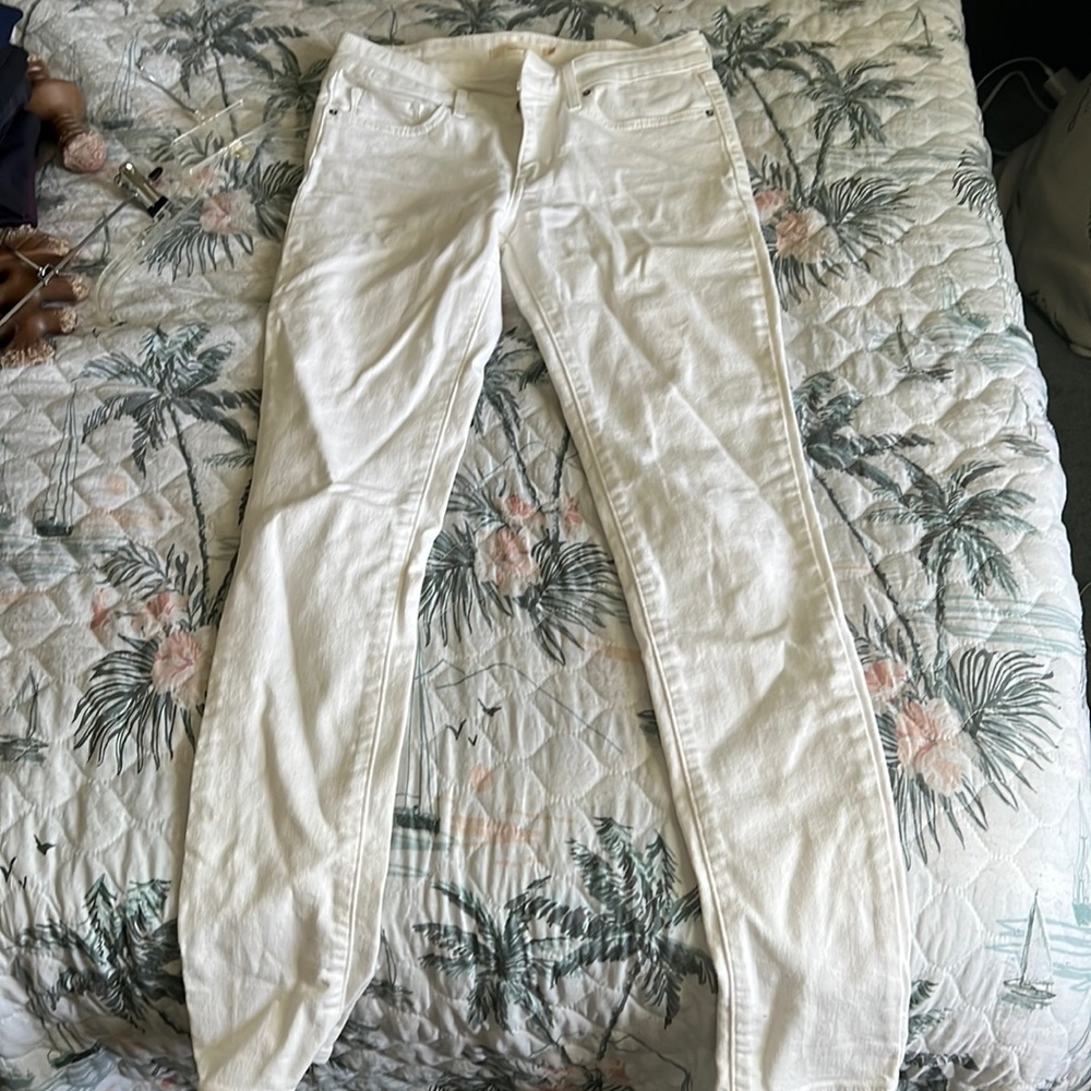 Levi’s white jeans